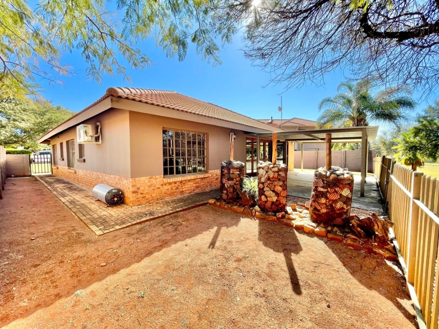 3 Bedroom Property for Sale in Hexrivier Lifestyle Estate North West